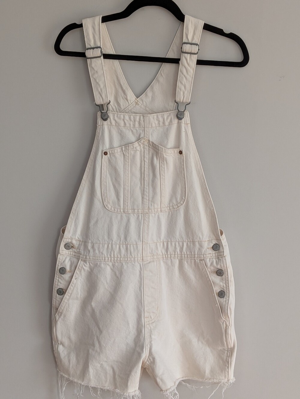 Old Navy Off-White Denim Raw Hem Shortalls Overall Shorts Size Medium